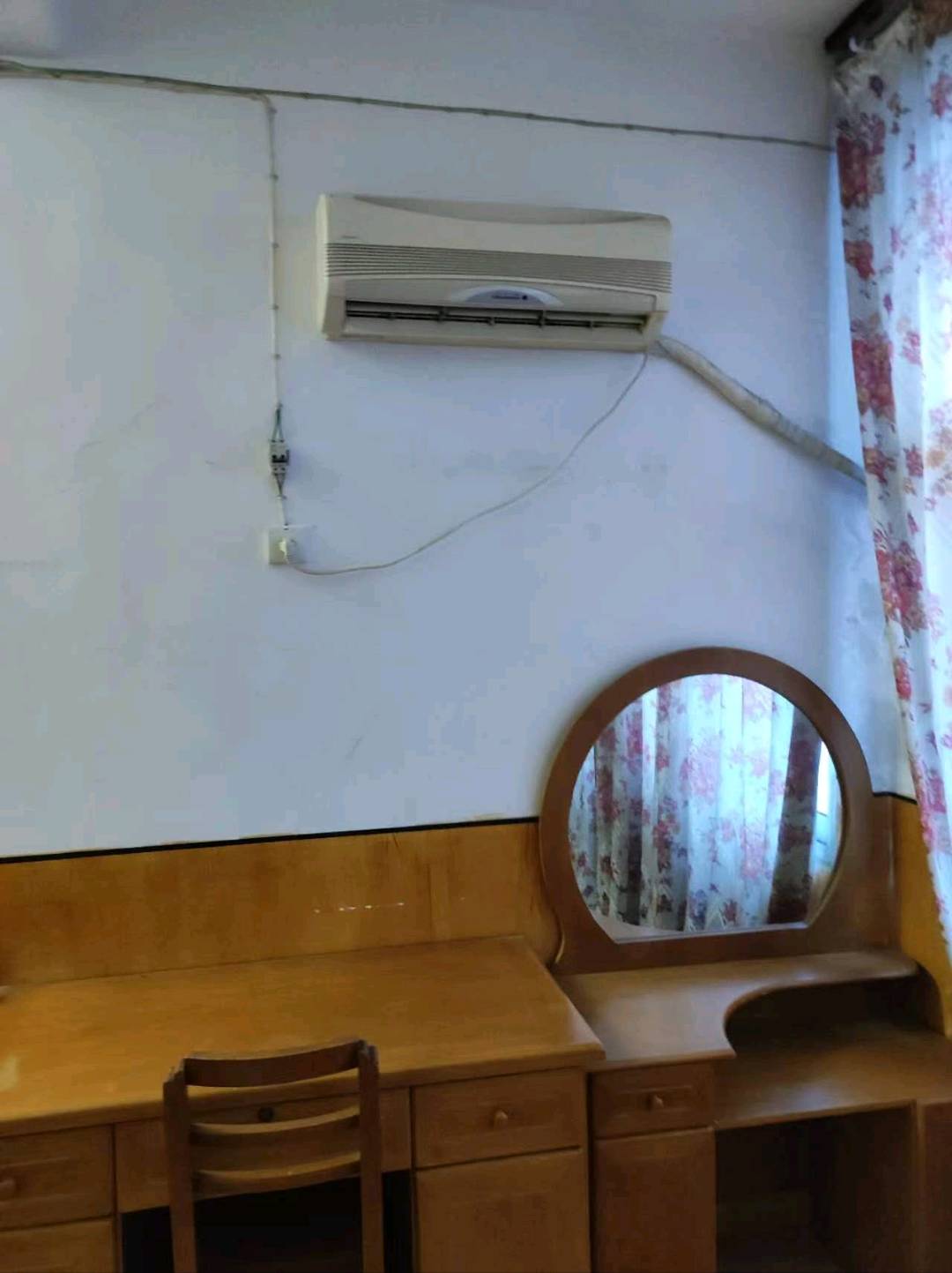 镇南中学教室房出租,不用出校门 图片