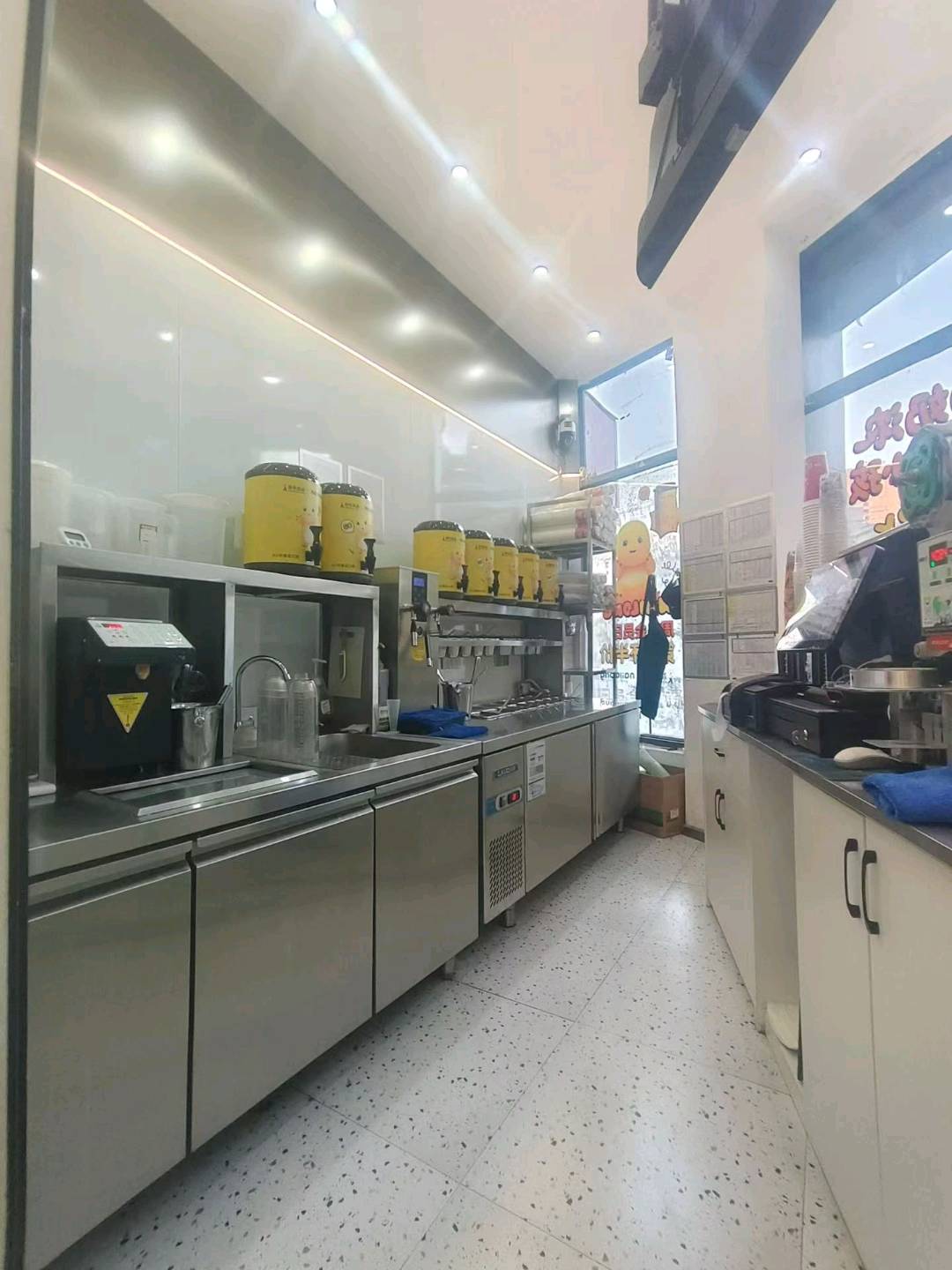 【闲聊】通山一中学校门口的吾饮良品出新品了 图片