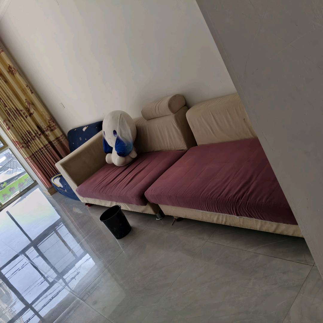 【房屋出租】政府广场附近采光非常好的三房两厅 图片