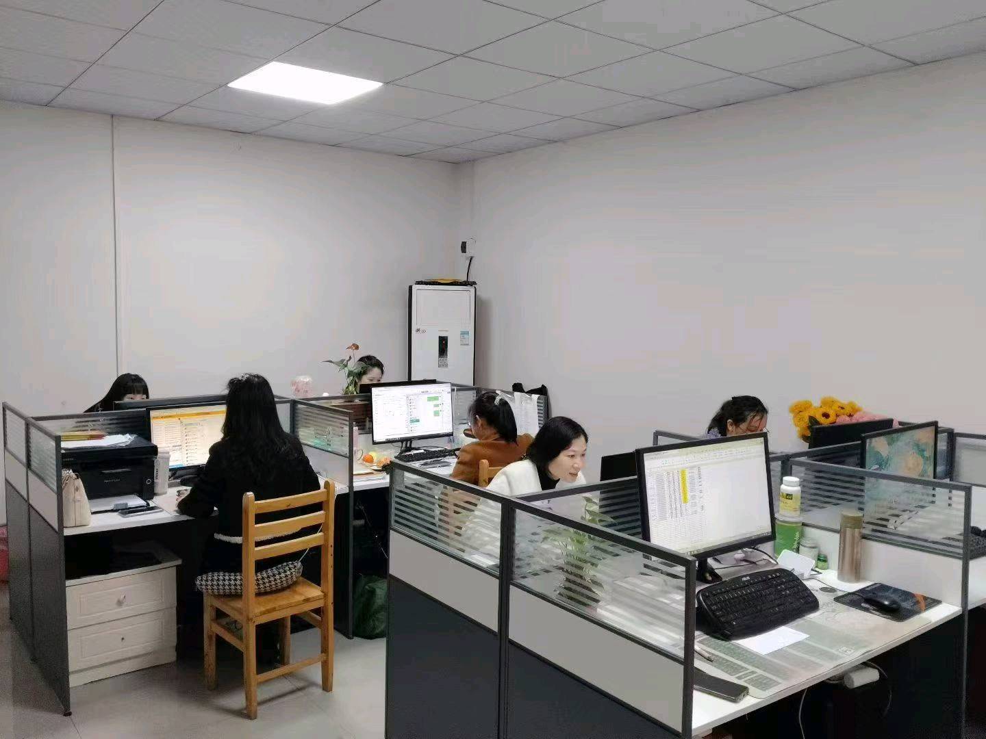 【招聘】业务需要，特招客服，欢迎 图片