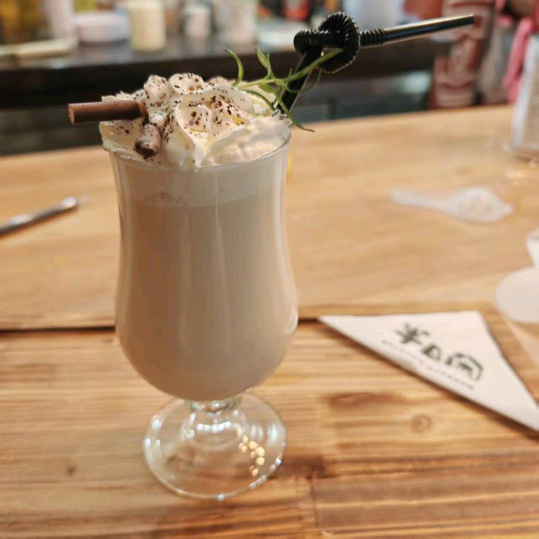 通山半日闲餐厅，咖啡果茶甜品。 图片