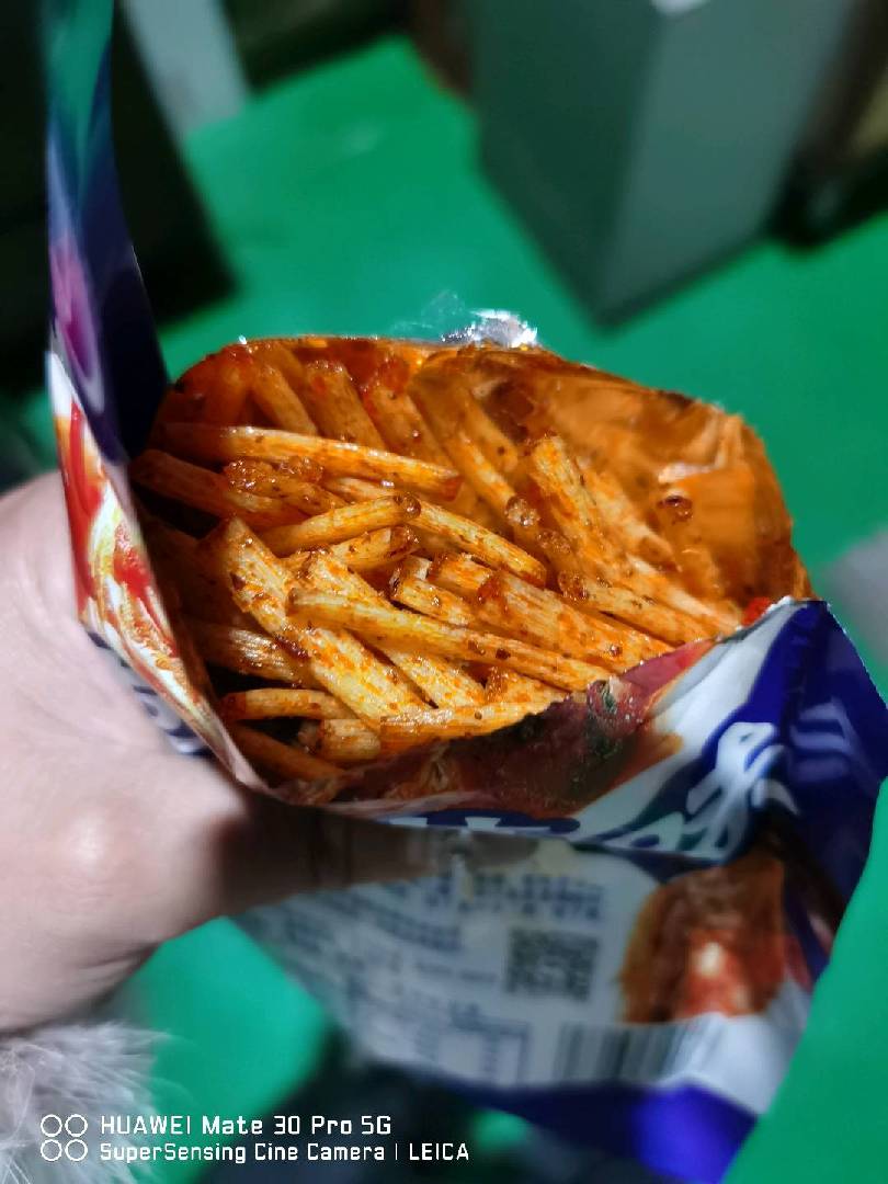 辣条在手，快乐我有。 图片
