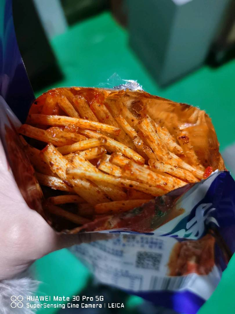 爱吃辣条的人运气都不会差。 图片