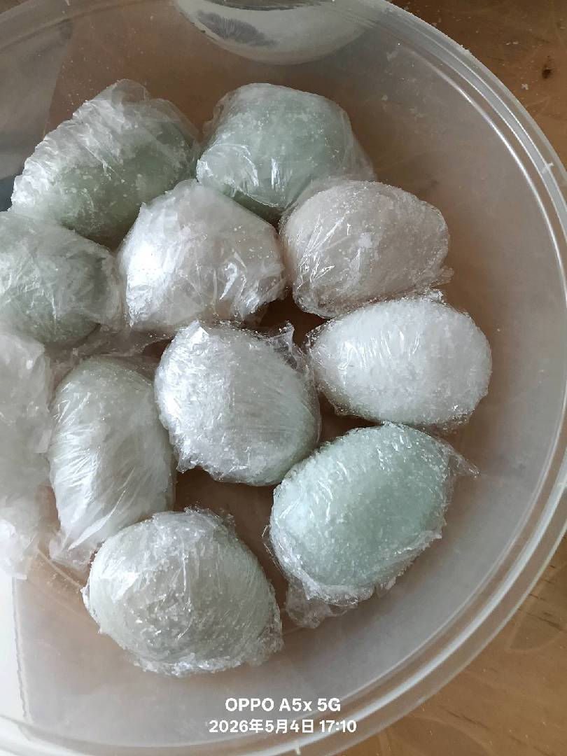 今天自己动手制作又香又咸的咸鸭蛋。 图片