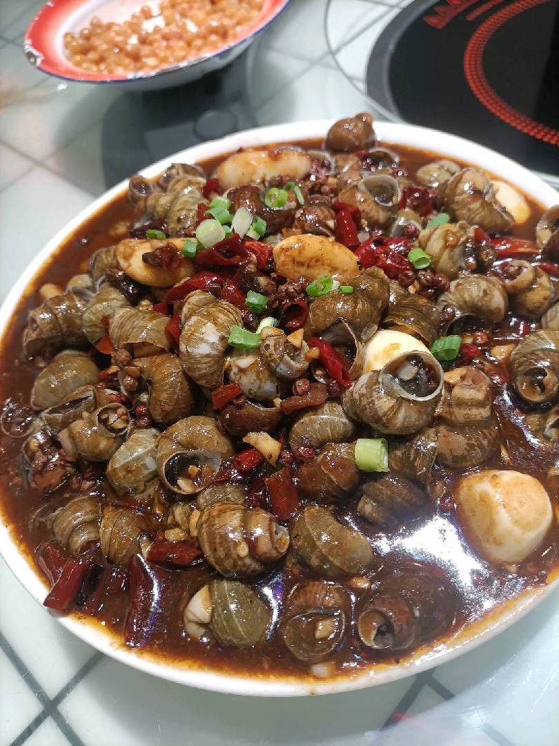  夜晚的快乐，是麻辣螺蛳和朋友给的 图片