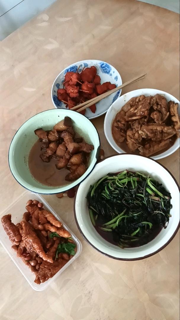 今天学着做了一个可乐鸡翅。 图片