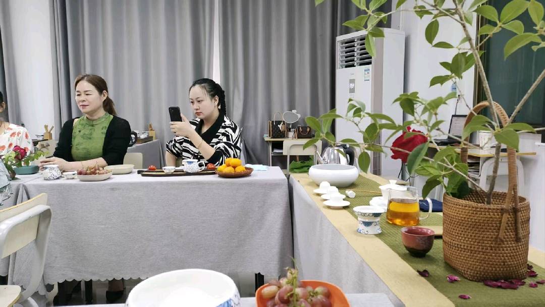 免费学习茶艺师,插花 图片