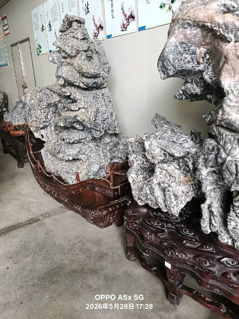 假山石，也美观，仅供欣赏。 图片