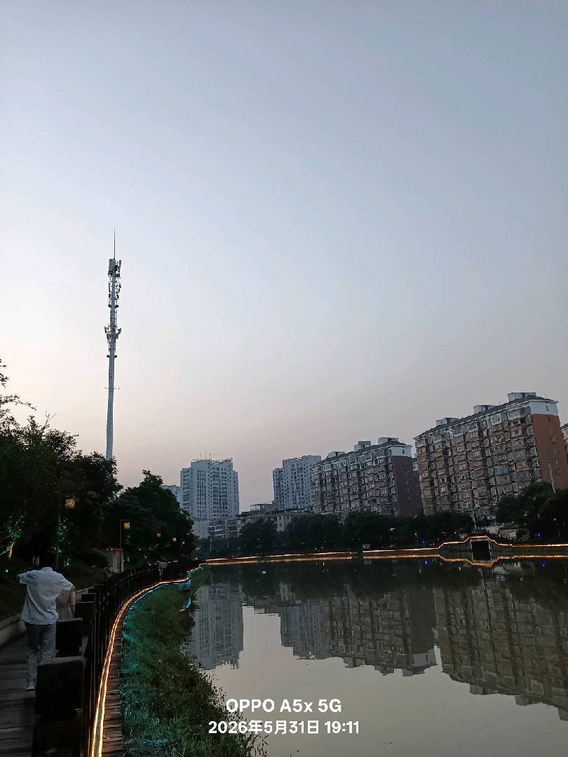 夕阳无限好，只是近黄昏。 图片
