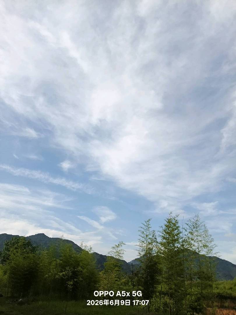 天山连接，霞光万丈，岁月静好！ 图片
