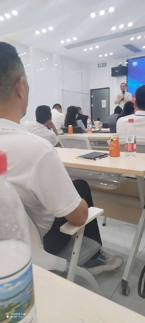 教人省钱，给人送钱，带你赚钱，你是那个同频的人吗 图片